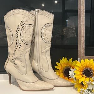 Andrea Cowgirl Womens’ leather boots size 5.5 (actual size is 9.5-10 inch)